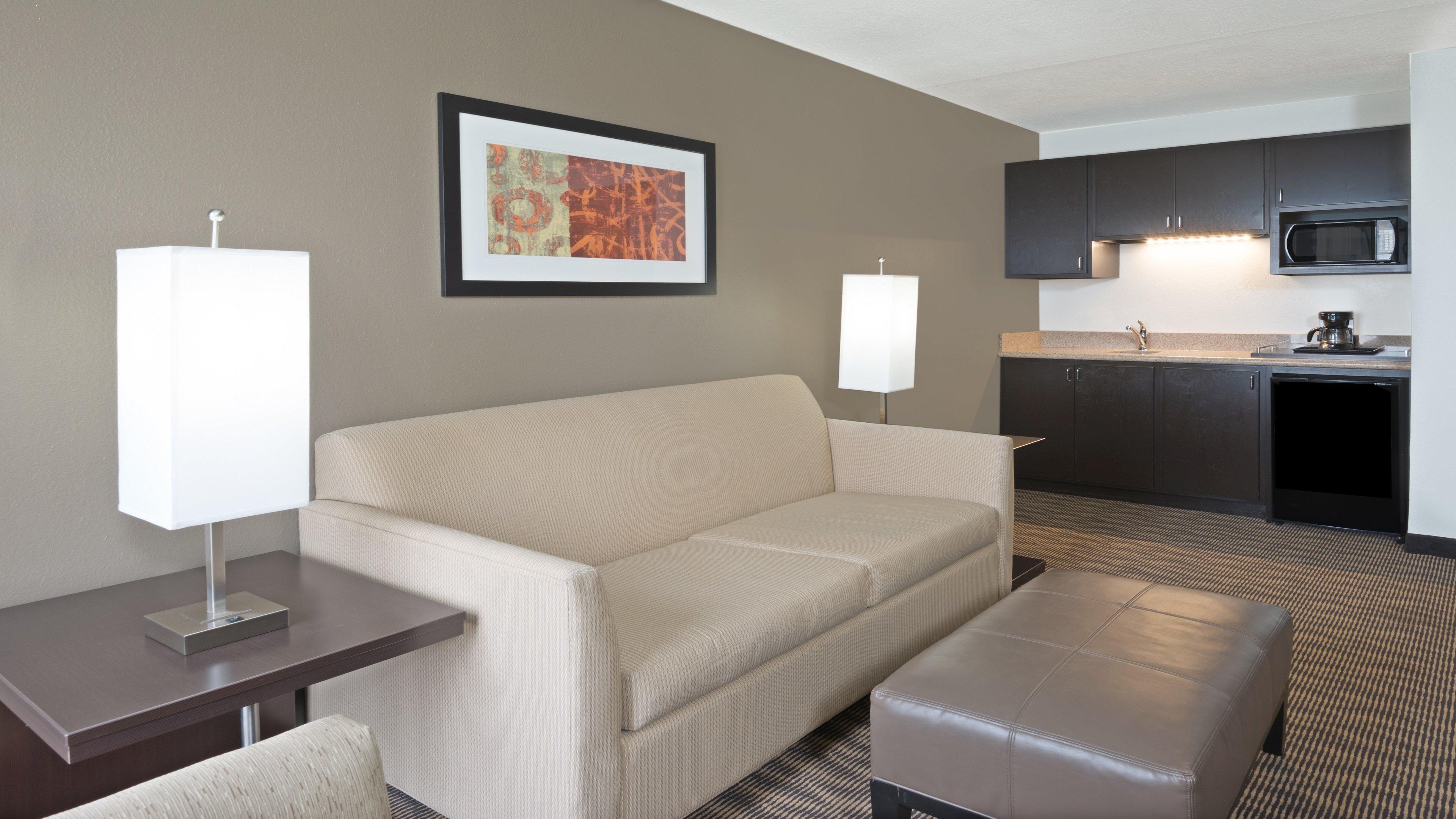 Holiday Inn Express Hotel & Suites Colby By Ihg Exteriér fotografie