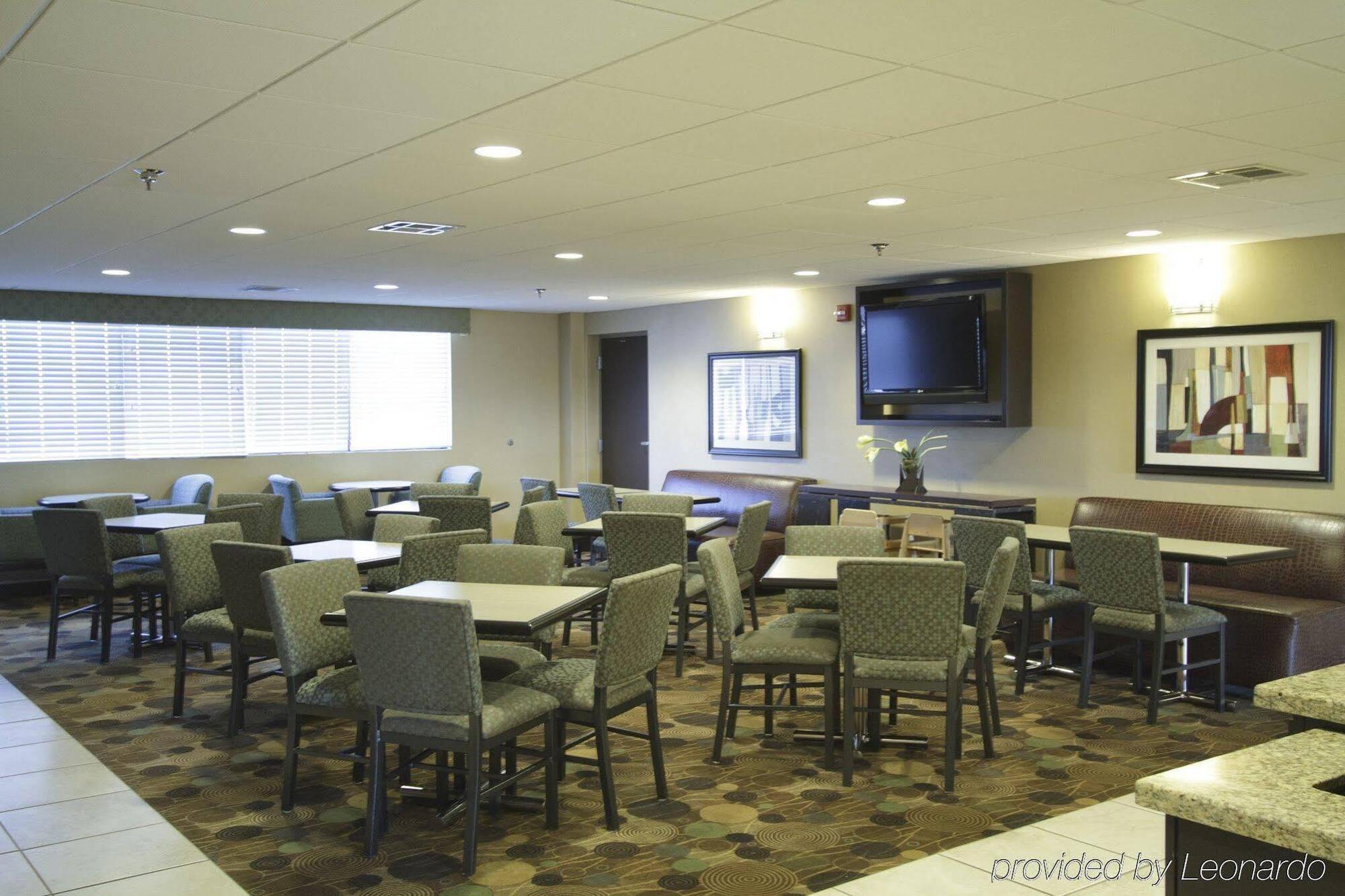 Holiday Inn Express Hotel & Suites Colby By Ihg Exteriér fotografie
